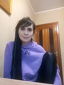 Francenia lolis online show from 11-18-25, 06:51