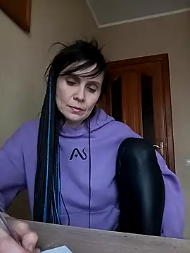 Francenia lolis online show from 11-29-25, 08:50