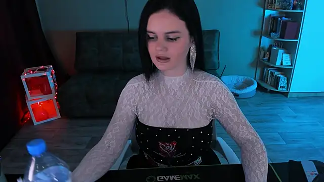 Lora Cain online show from 02-24-26, 10:24