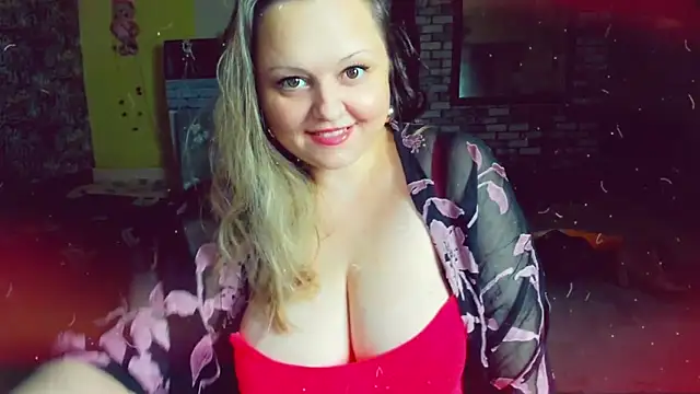 Snapshot of KlaraHoll chatting on 01-08-25, 02:57 KlaraHoll online show from 01-08-25, 02:57