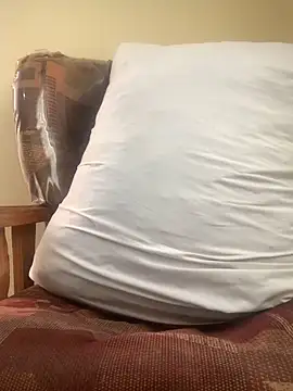 Snapshot of LukeBanson7 chatting on 12-08-24, 07:47 LukeBanson7 online show from 12-08-24, 07:47