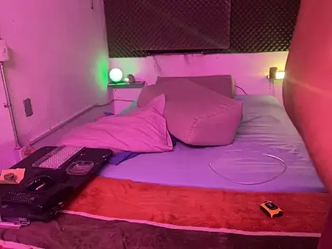 thesummerboy online show from 10-01-25, 06:19