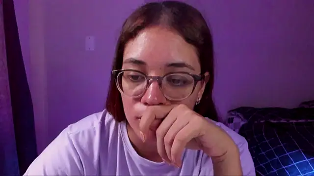 Snapshot of atenas_05_ chatting on 02-22-25, 06:19 atenas 05 online show from 02-22-25, 06:19