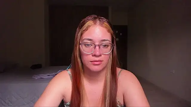 Snapshot of atenas_05_ chatting on 02-25-25, 07:03 atenas 05 online show from 02-25-25, 07:03