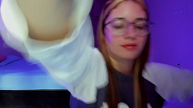 Snapshot of atenas_05_ chatting on 02-27-25, 06:42 atenas 05 online show from 02-27-25, 06:42