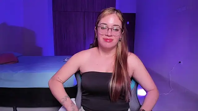 Snapshot of atenas_05_ chatting on 02-28-25, 06:41 atenas 05 online show from 02-28-25, 06:41