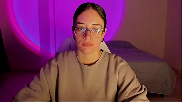 Snapshot of atenas_05_ chatting on 10-23-25, 07:51 atenas 05 online show from 10-23-25, 07:51