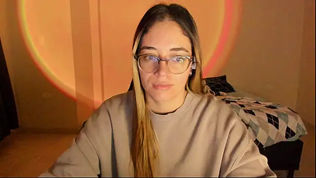 Snapshot of atenas_05_ chatting on 11-01-25, 09:44 atenas 05 online show from 11-01-25, 09:44