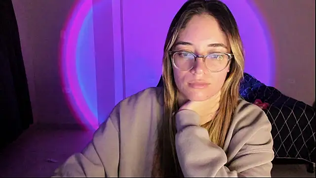 Snapshot of atenas_05_ chatting on 11-04-25, 09:19 atenas 05 online show from 11-04-25, 09:19