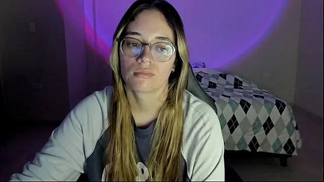 Snapshot of atenas_05_ chatting on 11-07-25, 09:42 atenas 05 online show from 11-07-25, 09:42