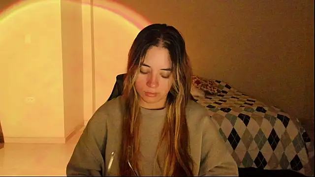 Snapshot of atenas_05_ chatting on 11-08-25, 09:31 atenas 05 online show from 11-08-25, 09:31