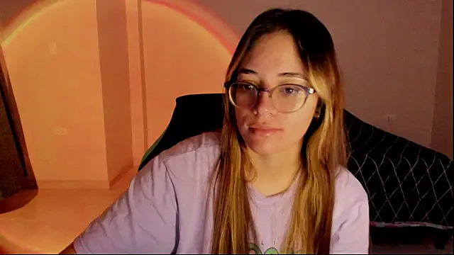 Snapshot of atenas_05_ chatting on 11-09-25, 09:40 atenas 05 online show from 11-09-25, 09:40