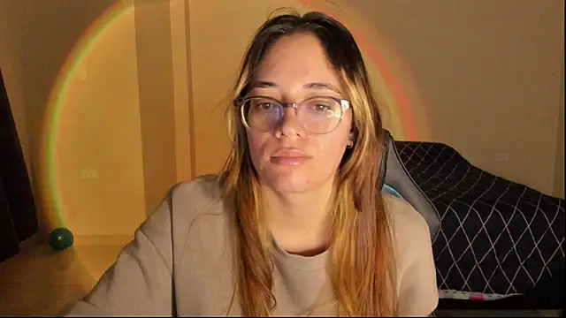 Snapshot of atenas_05_ chatting on 11-10-25, 09:30 atenas 05 online show from 11-10-25, 09:30