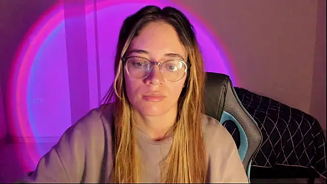 Snapshot of atenas_05_ chatting on 11-12-25, 09:32 atenas 05 online show from 11-12-25, 09:32