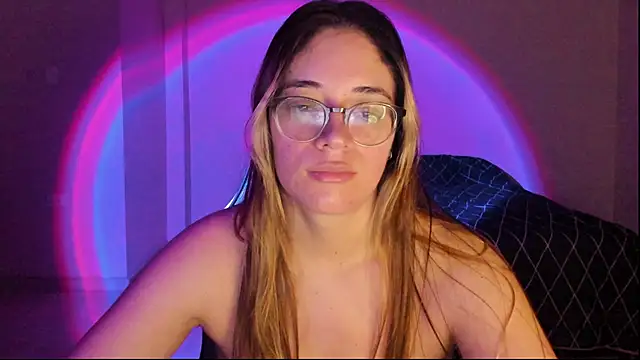 Snapshot of atenas_05_ chatting on 11-14-25, 09:30 atenas 05 online show from 11-14-25, 09:30