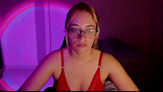 Snapshot of atenas_05_ chatting on 12-04-25, 09:40 atenas 05 online show from 12-04-25, 09:40