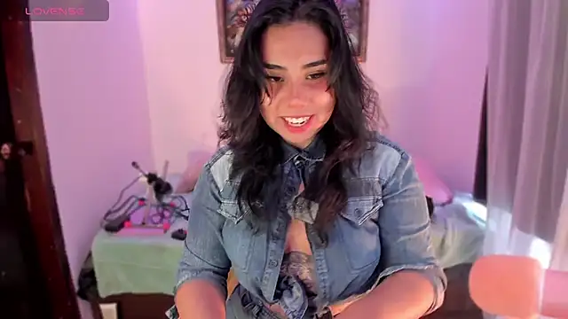 kiki cavilll online show from 04-07-26, 02:28