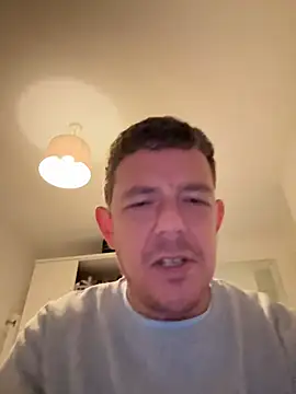 Snapshot of mrwright878787 chatting on 12-19-24, 01:39 mrwright878787 online show from 12-19-24, 01:39