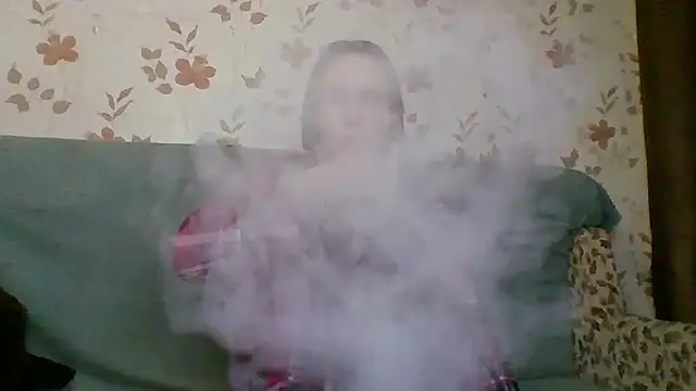 Snapshot of catt_kat chatting on 10-22-25, 12:27 catt kat online show from 10-22-25, 12:27