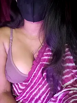 Snapshot of SexyAndHottie chatting on 03-01-25, 03:38 SexyAndHottie online show from 03-01-25, 03:38