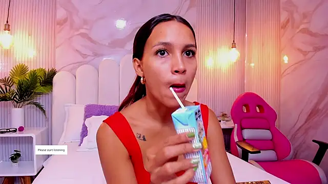 Snapshot of Carohorny4u chatting on 10-11-25, 01:09 Carohorny4u online show from 10-11-25, 01:09