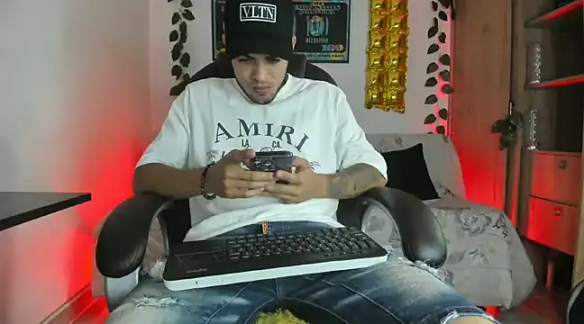 Snapshot of mikee_scooth chatting on 01-07-25, 03:35 mikee scooth online show from 01-07-25, 03:35