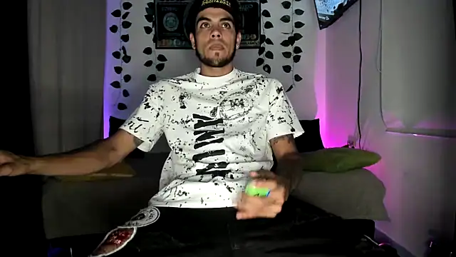 Snapshot of mikee_scooth chatting on 09-09-25, 03:39 mikee scooth online show from 09-09-25, 03:39