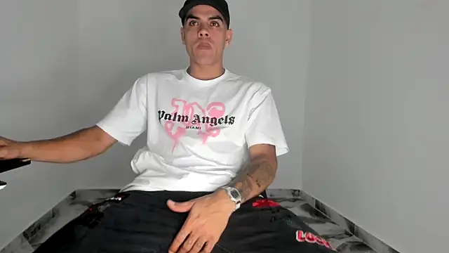 Snapshot of mikee_scooth chatting on 12-03-25, 04:09 mikee scooth online show from 12-03-25, 04:09