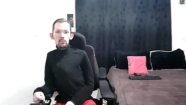 Sophia and Thomas online show from 03-02-25, 09:53