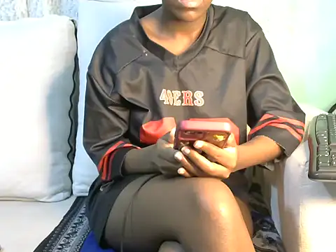 Caryyyl online show from 10-28-25, 03:21