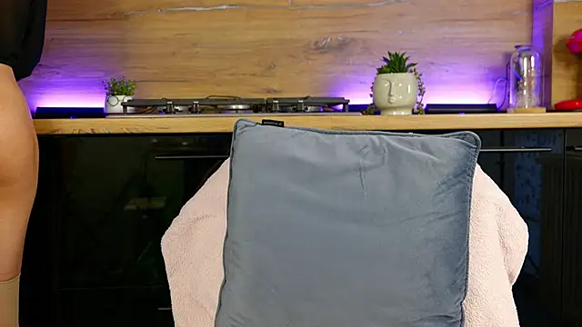 Snapshot of celestara chatting on 02-08-25, 11:55 celestara online show from 02-08-25, 11:55