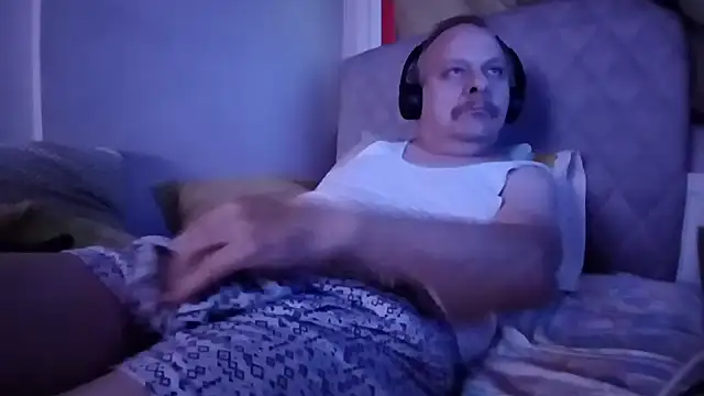 amylrmm1903 online show from 11-17-25, 02:12