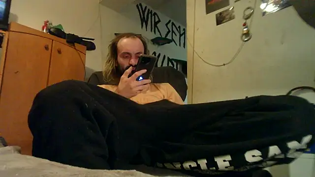 Snapshot of harterdome chatting on 12-16-25, 04:06 harterdome online show from 12-16-25, 04:06