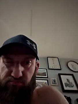 Icebearsticlese online show from 04-11-26, 07:45