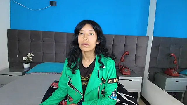 karolinee 66  online show from 03-29-26, 04:12