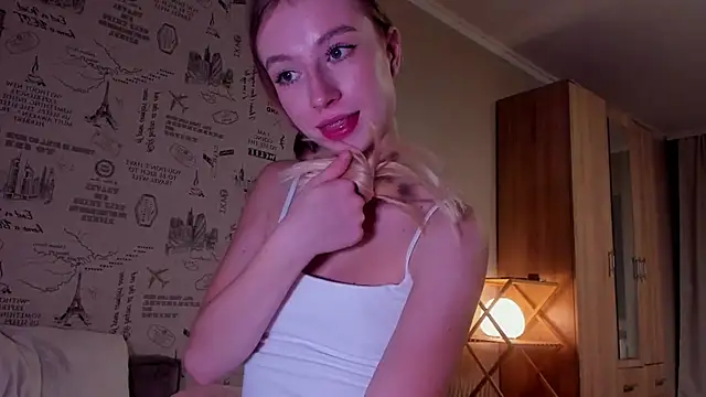 minidivaa  online show from 11-17-25, 10:59