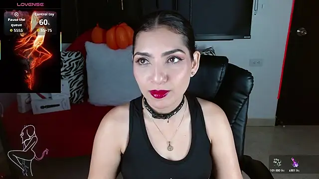 Carolaine69  online show from 10-02-25, 01:29