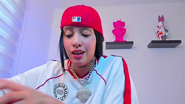 Snapshot of Gangster_Girl chatting on 12-24-24, 01:50 Gangster Girl online show from 12-24-24, 01:50