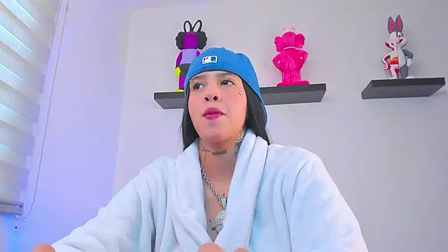 Snapshot of Gangster_Girl chatting on 12-27-24, 09:32 Gangster Girl online show from 12-27-24, 09:32