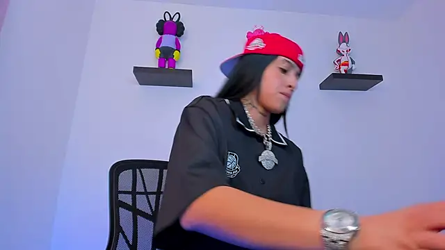 Snapshot of Gangster_Girl chatting on 02-05-25, 10:22 Gangster Girl online show from 02-05-25, 10:22