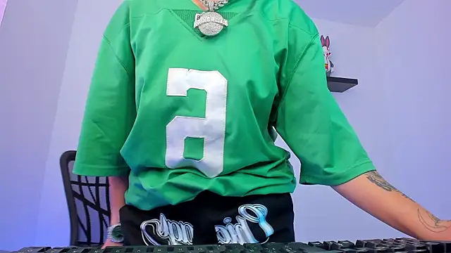 Snapshot of Gangster_Girl chatting on 02-06-25, 02:48 Gangster Girl online show from 02-06-25, 02:48