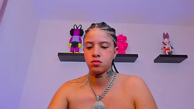 Snapshot of Gangster_Girl chatting on 02-23-25, 09:00 Gangster Girl online show from 02-23-25, 09:00