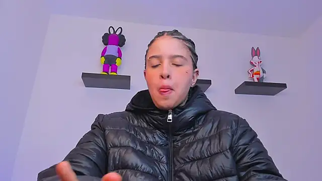 Snapshot of Gangster_Girl chatting on 02-25-25, 11:00 Gangster Girl online show from 02-25-25, 11:00