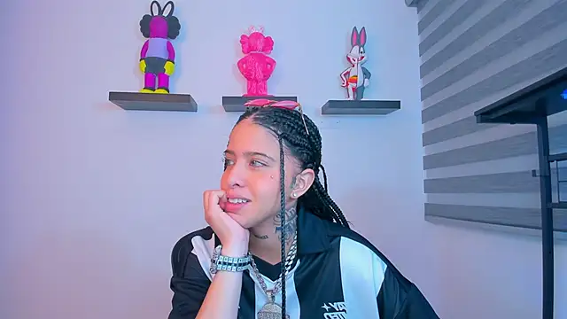 Snapshot of Gangster_Girl chatting on 10-05-25, 06:50 Gangster Girl online show from 10-05-25, 06:50