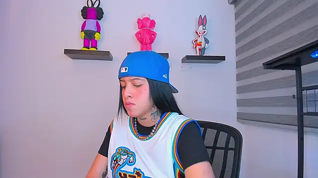 Snapshot of Gangster_Girl chatting on 10-12-25, 03:27 Gangster Girl online show from 10-12-25, 03:27