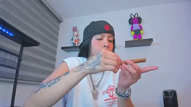 Snapshot of Gangster_Girl chatting on 11-26-25, 11:06 Gangster Girl online show from 11-26-25, 11:06