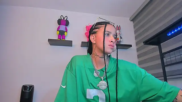 Snapshot of Gangster_Girl chatting on 12-19-25, 05:58 Gangster Girl online show from 12-19-25, 05:58