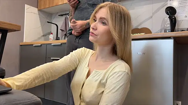 Adelovenick online show from 04-16-26, 03:40