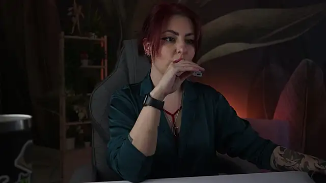 Lana  May online show from 11-03-25, 05:42