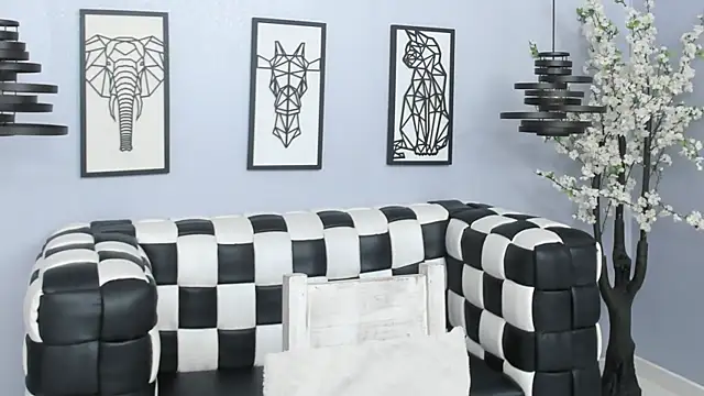 SARAFOXX  online show from 01-08-25, 11:43